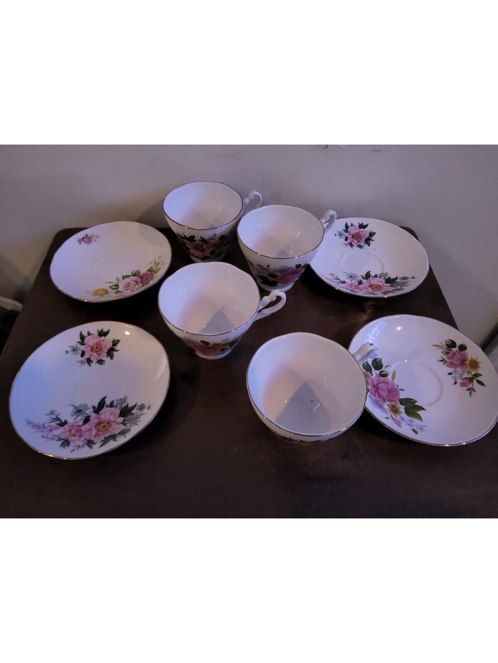 Floral Porcelain Tea Cup & Saucer Set of 4 Pink Roses Gold Trim Made in China